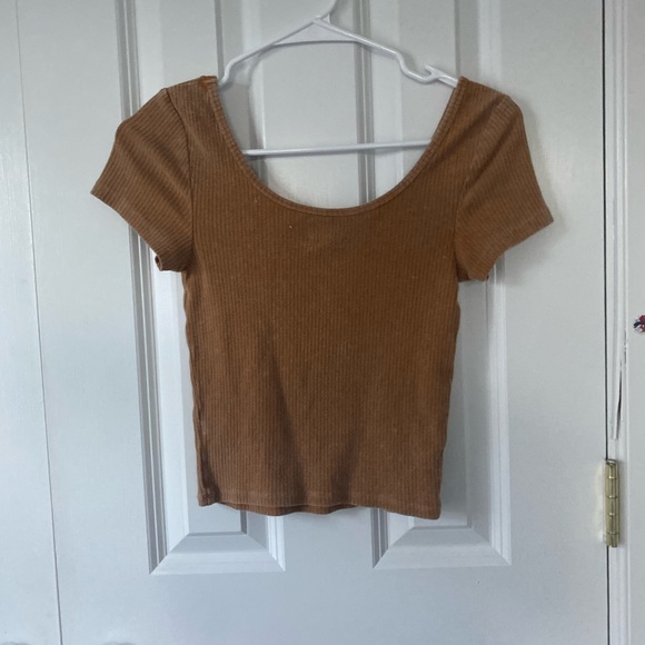 Wild Fable Brown Ribbed Short Sleeve Top - Size small - Picture 3 of 3